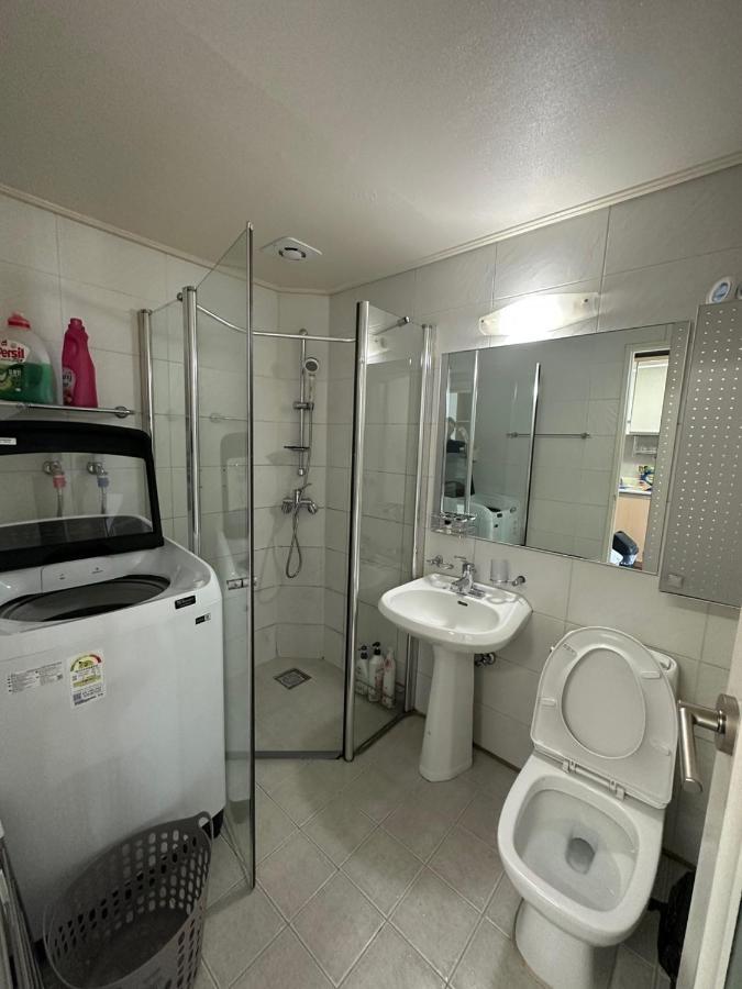 Hongdae Guesthouse2 1Min From Hongik Uni Station Exit #1 Seúl Exterior foto